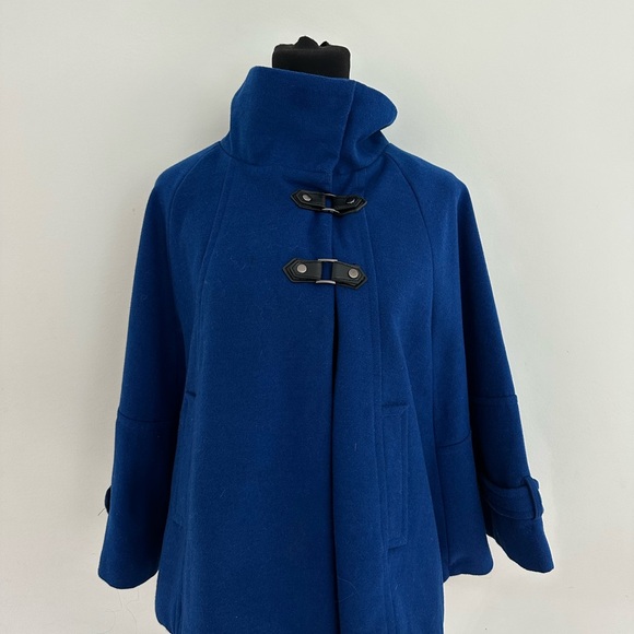 Stradivarius cape and poncho - Picture 3 of 5